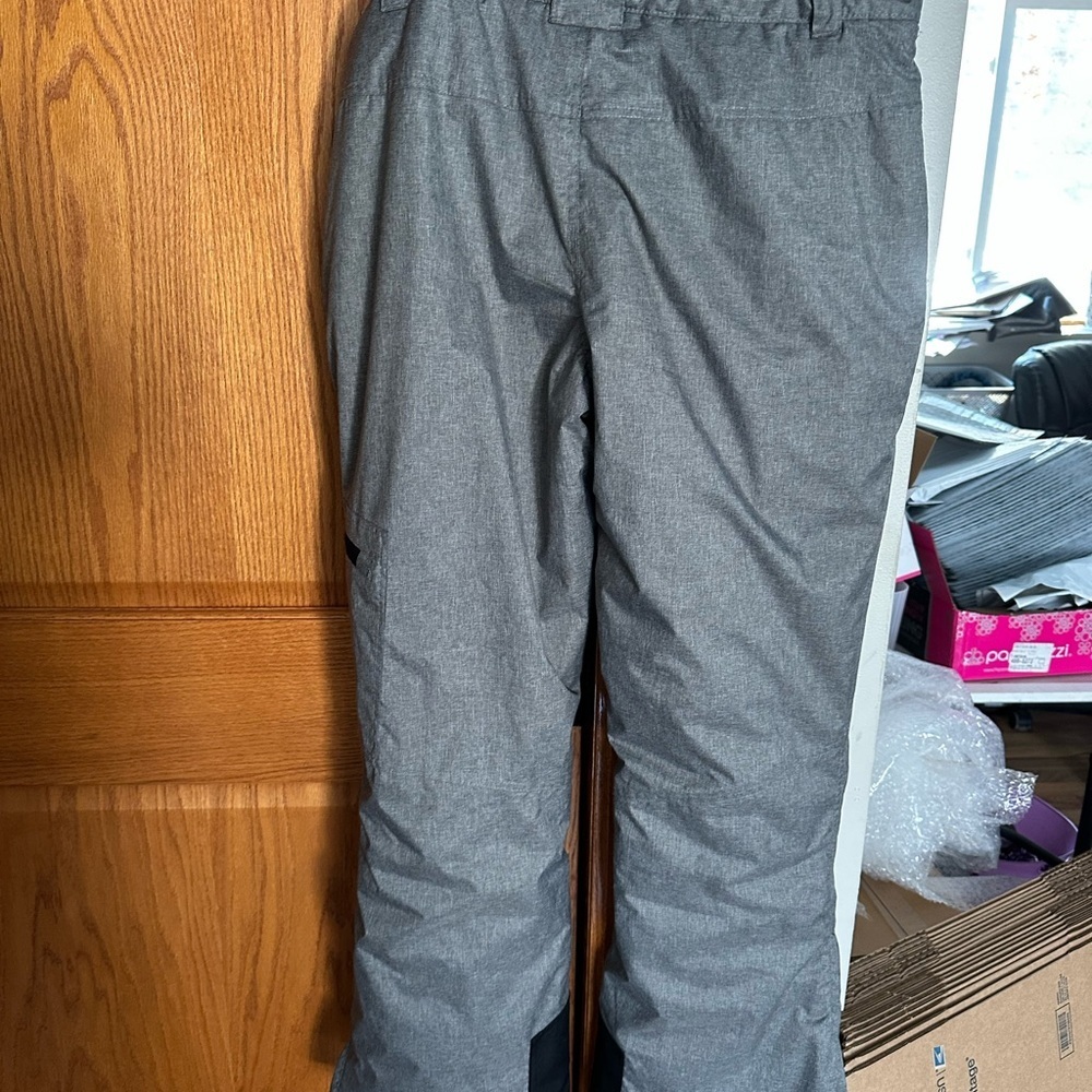 Worn once!! Stylish Gray Women's Boot Cut ski/snow pants - Picture 3 of 5